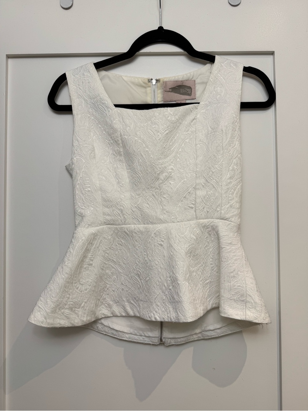 Forever 21 White Textured Peplum top in paisley print